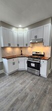 27 Van Riper Ave in Clifton, NJ - Building Photo - Building Photo