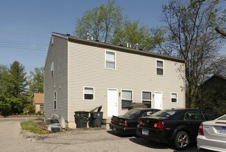 Alton Burcham Town Homes in East Lansing, MI - Building Photo - Building Photo