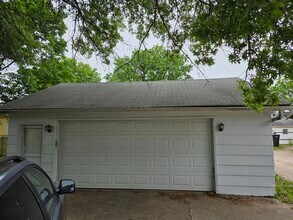 1003 Bluff St, Unit 1003 Bluff St in Cedar Falls, IA - Building Photo - Building Photo
