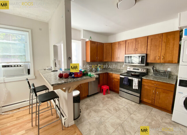 6 Bickford Ave, Unit #2 in Boston, MA - Building Photo - Building Photo