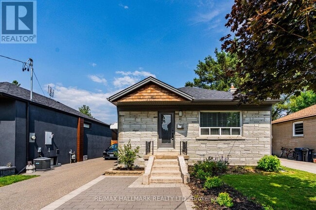 property at 41 Treeview Dr