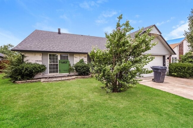 10025 S Linn Ave in Oklahoma City, OK - Building Photo - Building Photo