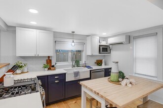 7 Summer St in Newburyport, MA - Building Photo - Building Photo