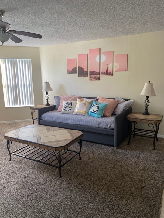 2028 Royal Bay Blvd in Kissimmee, FL - Building Photo