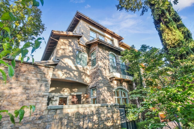 property at 4320 Pavilions Pl Ln