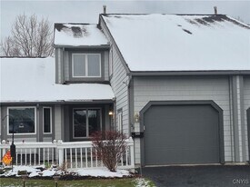 100 Midlake Cir in East Syracuse, NY - Building Photo