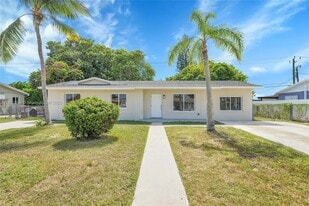 14312 SW 110th Ave in Miami, FL - Building Photo
