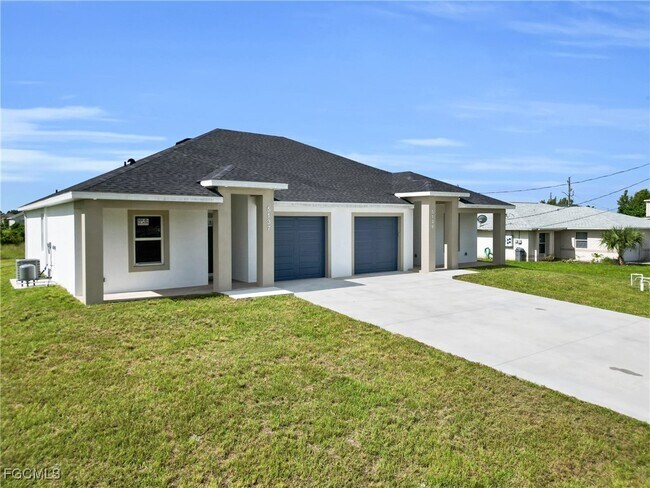 5139 Centennial Blvd in Lehigh Acres, FL - Building Photo - Building Photo