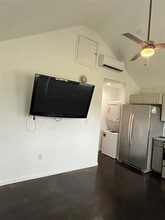 204 E Riley St in Bowie, TX - Building Photo - Building Photo
