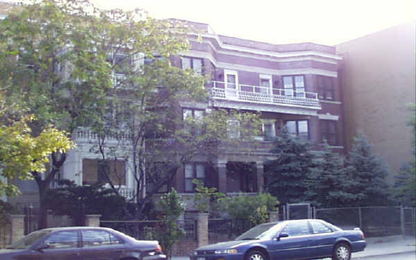 4143-4145 N Sheridan Rd in Chicago, IL - Foto de edificio - Building Photo