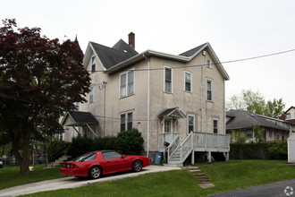 401 Harrison Ave in Norwood, PA - Foto de edificio - Building Photo