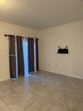 1031 SE 27th Terrace in Homestead, FL - Building Photo - Building Photo