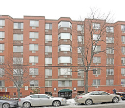 13849 Barclay Ave in Flushing, NY - Foto de edificio - Building Photo