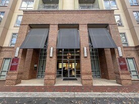 711 Cosmopolitan Dr NE in Atlanta, GA - Building Photo