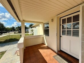 2403 Scott St in Hollywood, FL - Building Photo - Building Photo