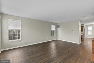 7544 Stonehouse Run Dr in Glen Burnie, MD - Building Photo - Building Photo