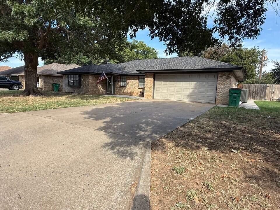2713 English Dr in Vernon, TX - Building Photo