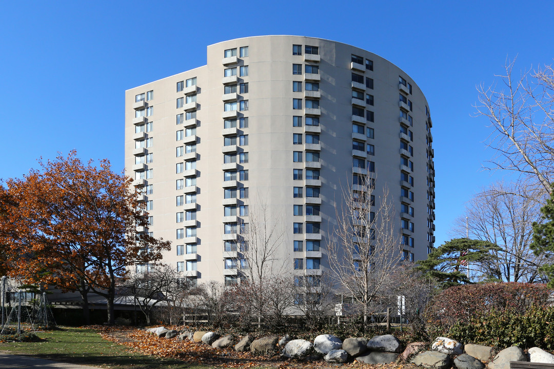 Luther Center Senior Apartments in Rockford, IL - Building Photo