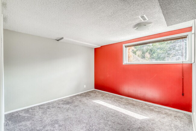 2114-B-2123 23 Ave SW in Calgary, AB - Building Photo - Building Photo