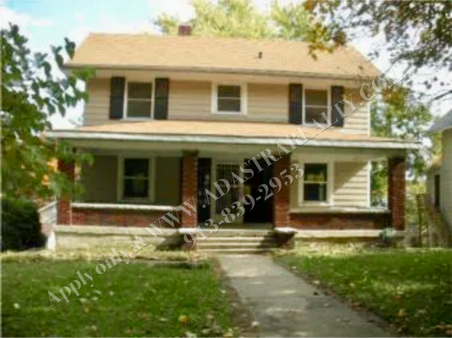 property at 1211 N 19 St