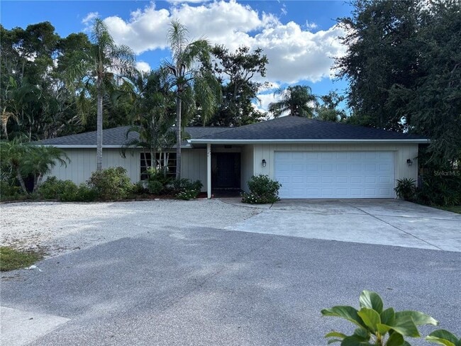 property at 2866 E Rainbow Cir