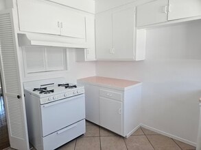 4424 Murietta Ave in Sherman Oaks, CA - Building Photo - Building Photo