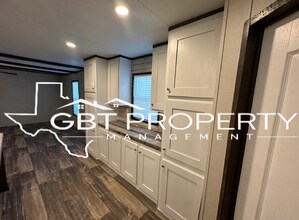 6227 N Oklahoma Trail in Granbury, TX - Building Photo - Building Photo