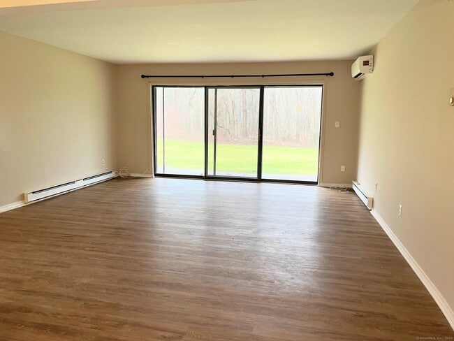 97 Candlewood Dr in South Windsor, CT - Building Photo - Building Photo