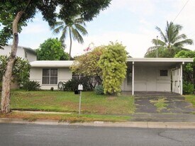 967 Holoholo St in Kailua, HI - Building Photo