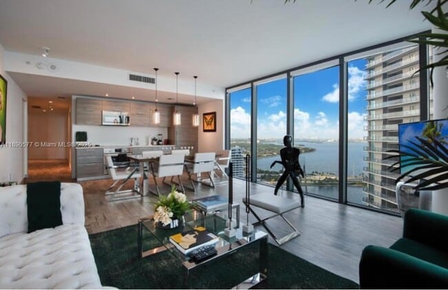 650 NE 32nd St, Unit 3207 in Miami, FL - Building Photo - Building Photo