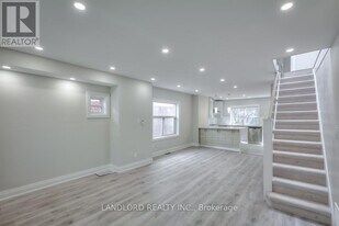 153 Gainsborough Rd in Toronto, ON - Building Photo
