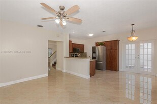 9481 Stanley Ln in Tamarac, FL - Building Photo