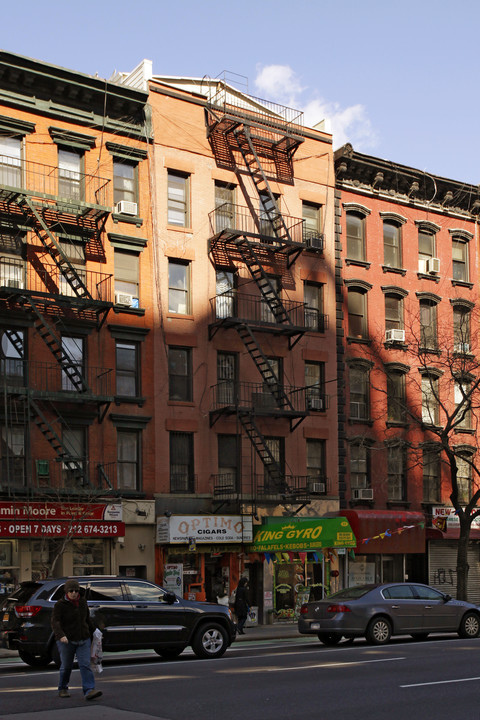 57 1st Ave in New York, NY - Foto de edificio
