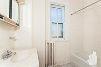 540 W Briar Pl photo'