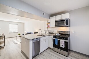 LIV Lakeview in Richmond, VA - Building Photo