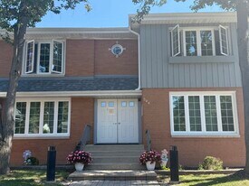 544 LaGrange Rd in La Grange, IL - Building Photo