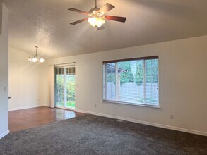 262 W Joy in Lebanon, OR - Building Photo - Building Photo