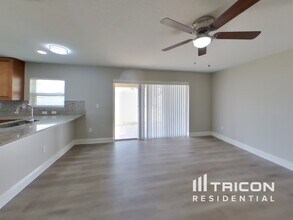 7443 Dragon Fly Loop in Gibsonton, FL - Building Photo - Building Photo