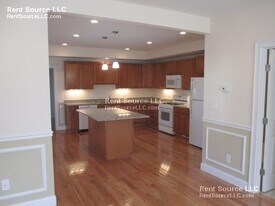 21 Gilman St in Somerville, MA - Building Photo