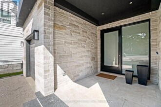 1023B Kipling Ave in Toronto, ON - Building Photo - Building Photo