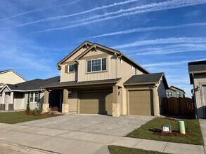 3718 S 42nd Pl in Ridgefield, WA - Building Photo - Building Photo