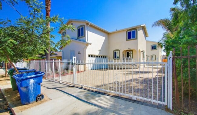 4836 W 18th St in Los Angeles, CA - Building Photo - Building Photo