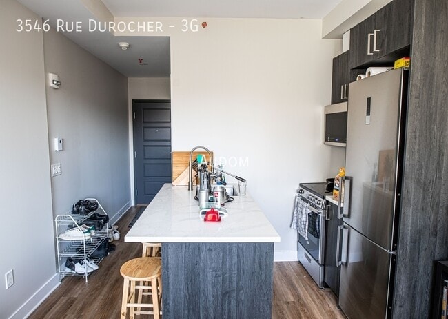 property at 3546 Rue Durocher