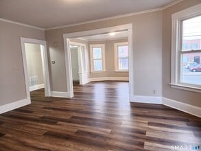 402 Park St in New Britain, CT - Building Photo - Building Photo