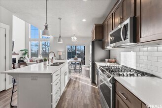 52 McCall Ln. in Farmington, UT - Building Photo - Building Photo