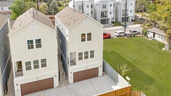 3808 Yale St in Houston, TX - Building Photo