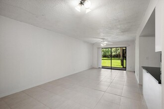 3355 Jaywood Terrace, Unit J113 in Boca Raton, FL - Building Photo - Building Photo