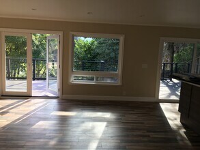 1011 Big Bend Dr in Pacifica, CA - Foto de edificio - Building Photo