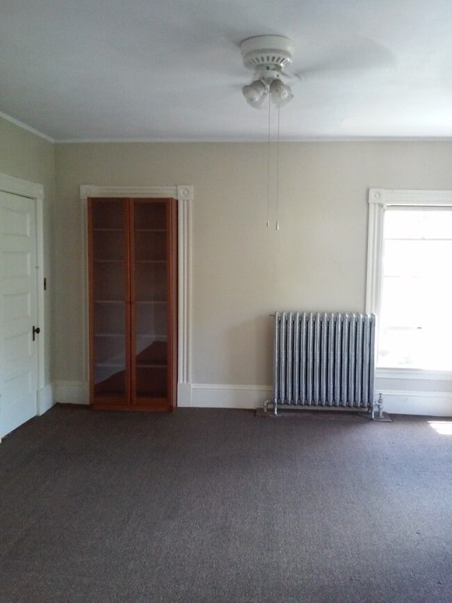8 Bailey Ave, Unit 8b in Claremont, NH - Building Photo - Building Photo