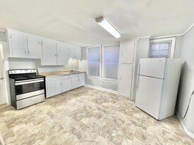 181 Lincoln St in Lewiston, ME - Building Photo